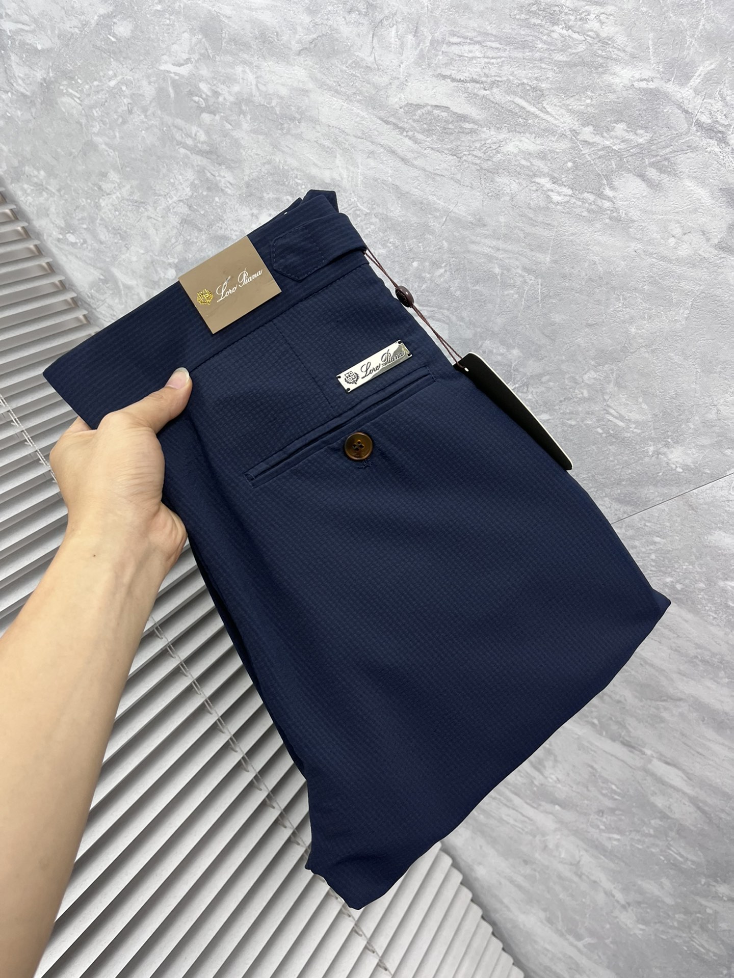 NO:910765,Lg2026 spring and summer new products, complete with three standards, denim casual pants, good products, no need to introduce too much, look at the details, counter size 29-38, no 35, 37175/140, upper body 32,,19860909Lg2026春夏新品 三标齐全 牛仔休闲裤 好货不用过多介绍 看细节 专柜码数29-38无35 37175/140上身32,,,Men's clothing