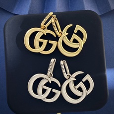 GQ92 古驰GUCCI欧美复古简约大气经典双G字母光面设计耳环 黄铜材质 2个色:古铜色古银色 重约2 GQ92 古驰GUCCI欧美复古简约大气经典双G字母光面设计耳环 黄铜材质 2个色:古铜色古银色 重约2
