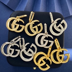 GQ92 古驰GUCCI欧美复古简约大气经典双G字母光面设计耳环 黄铜材质 2个色:古铜色古银色 重约2 GQ92 古驰GUCCI欧美复古简约大气经典双G字母光面设计耳环 黄铜材质 2个色:古铜色古银色 重约2