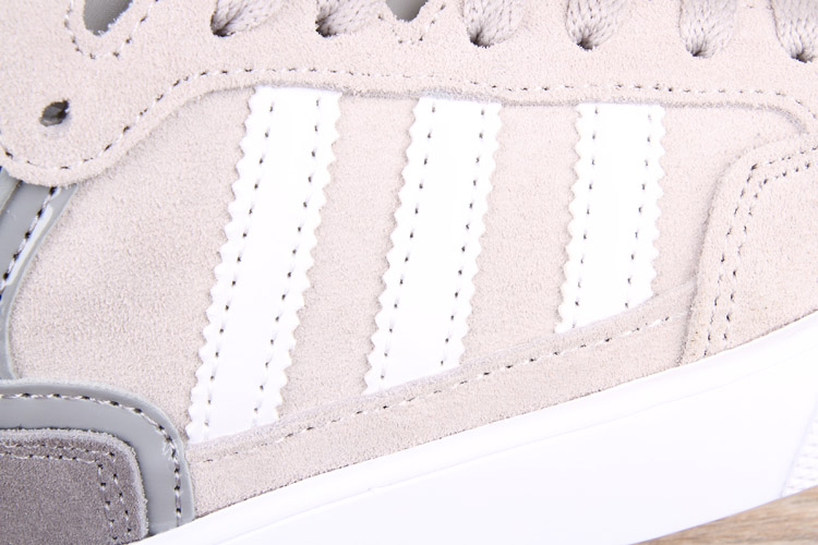 阿迪达斯高帮商城品质正品材料 阿迪达斯范冰冰同款系列女鞋高帮板鞋 渐变灰 货号S75786 36-44 |