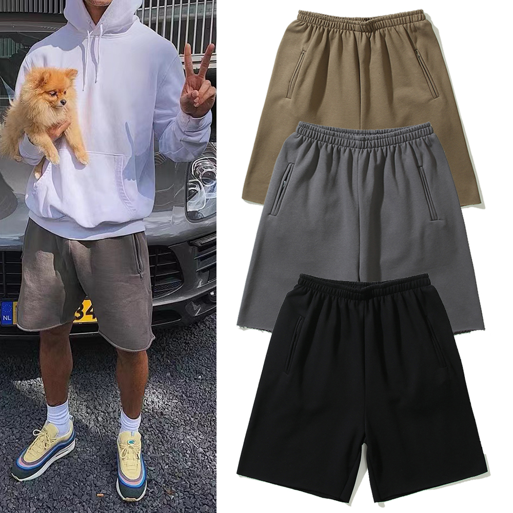 Yeezy Master Season 6: Kanye Revamps Loose Base Shorts on European High Street - 图片 6
