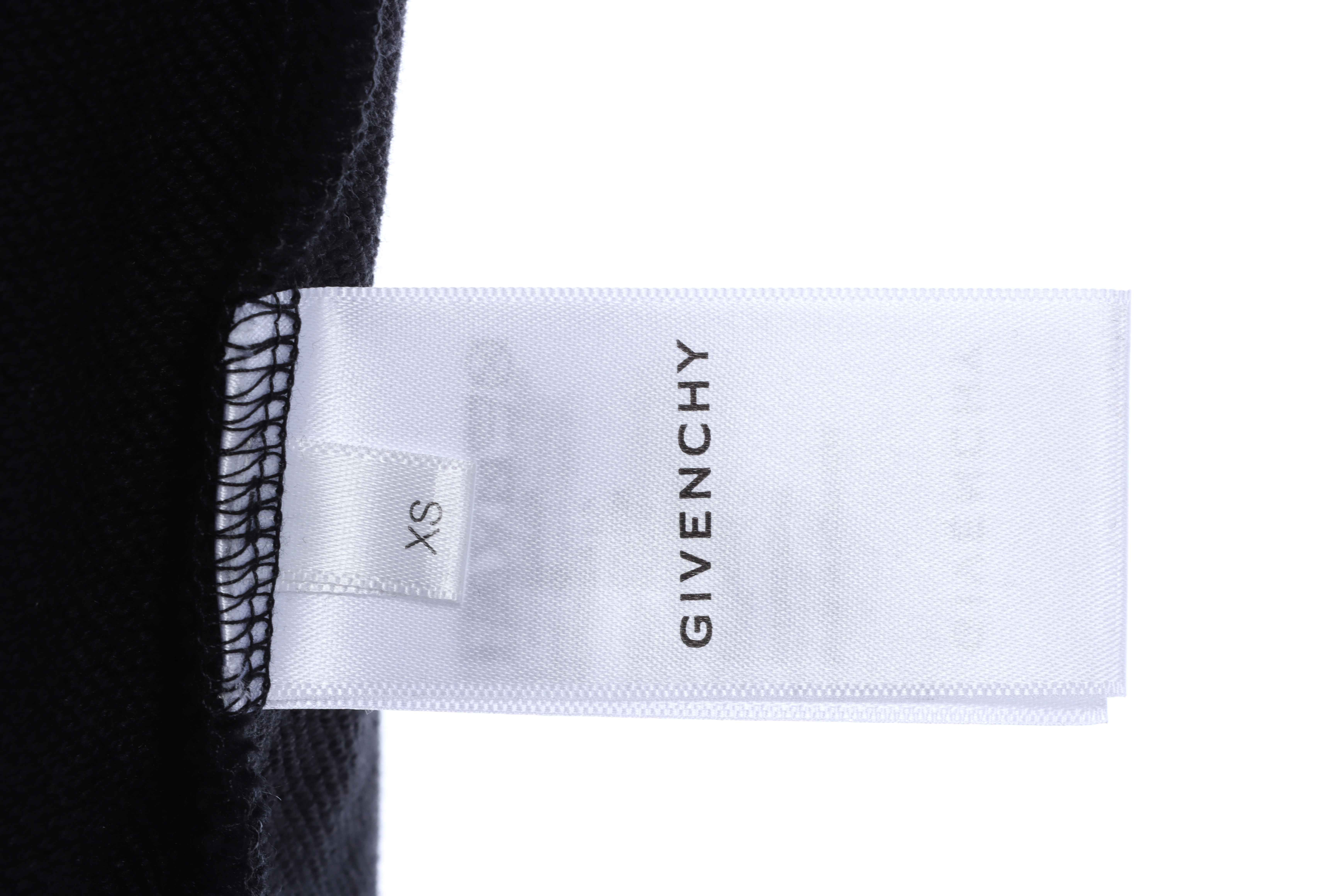 P290 Givenchy 22SS 反转字母圆领卫衣