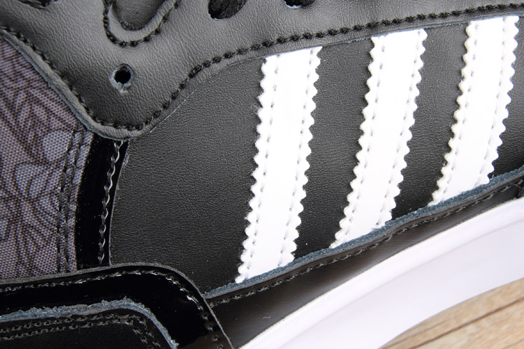 阿迪达斯高帮商城品质真标正品材料 阿迪达斯范冰冰同款系列男女鞋高帮板鞋 花卉黑 货号BB0692 尺码36-44 |