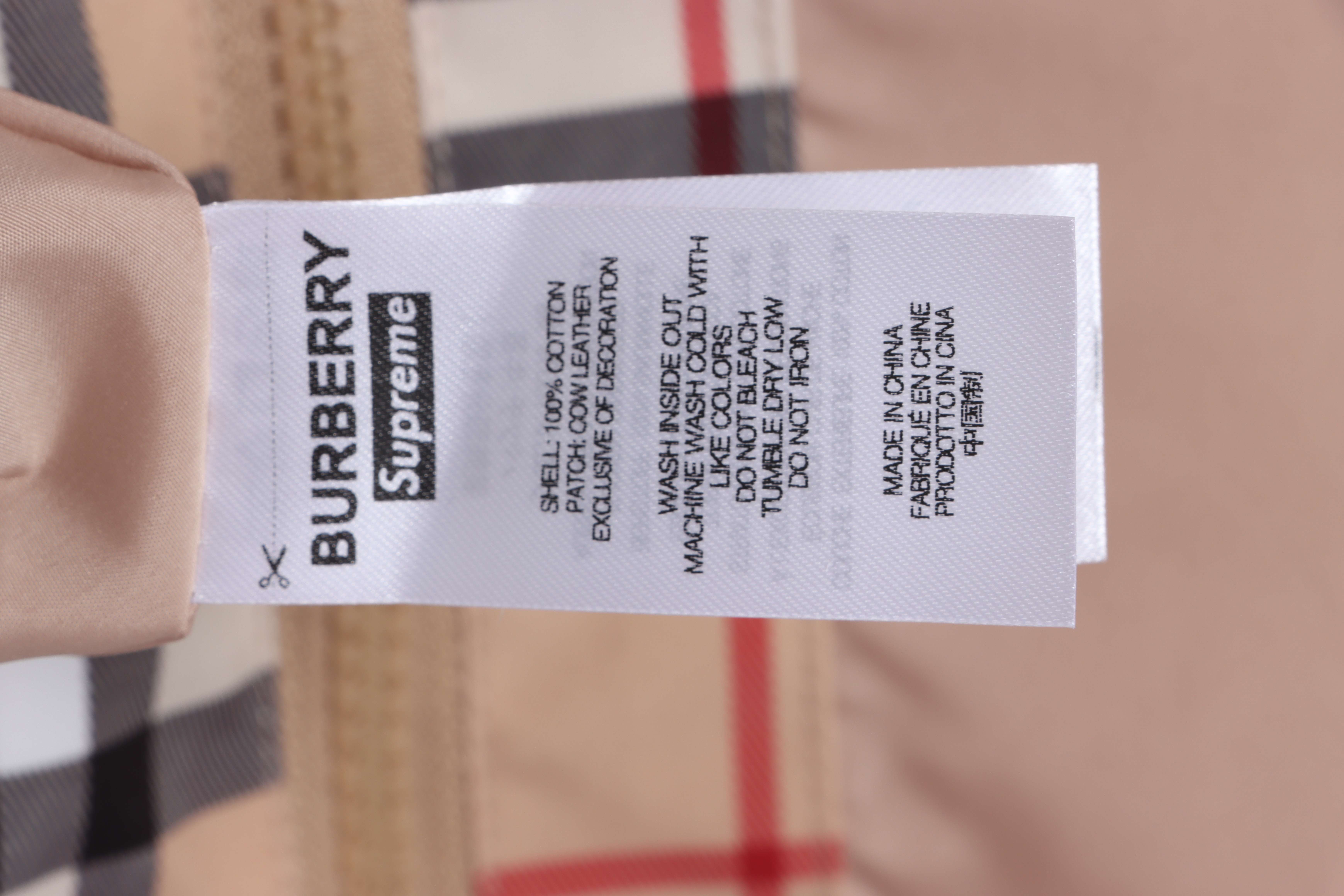 burberry×supreme联名毛领背后刺绣羽绒服 卡其色