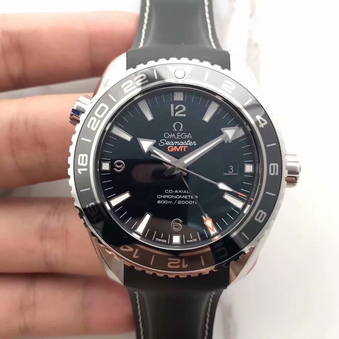 BF精品 海马600米系列自动机械男表搭载性能稳定的原版4针GMT8605机芯