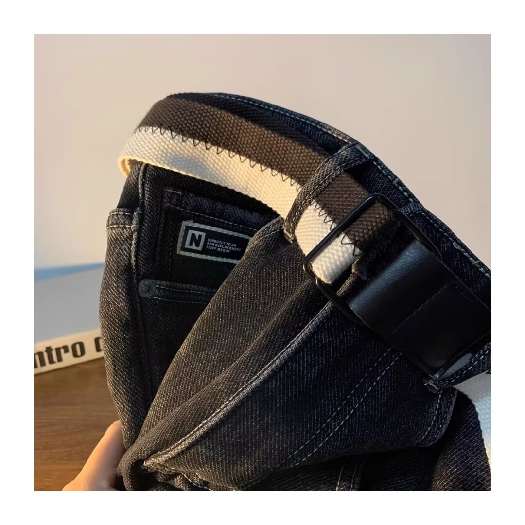 🛒购物价：60💰[原版牛仔裤,原标吊牌独家工作室新款]春秋新款牛仔裤.原厂原布原洗水！进口原版水洗弹力面料进口原版水洗弹力水洗面料，弱饱和度的中灰色在炒砂洗水测试中特别难把握，复杂的手工艺叠加，任何一个洗水环节多停留几秒都会变成完全不一样的颜色效果，所以越加珍贵，特别持久、耐味…… 选用上乘的丹宁弹力质感，真皮皮牌、高定的金属辅料……打造出独特及原创的牛仔裤款型！ 后袋三角经典logo，原版五金辅料，版型超正，舒适透气，档次极高，专柜品质，上身帅气.................................................................尺码： 28-36