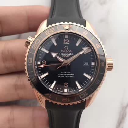 BF精品 海马600米系列自动机械男表搭载性能稳定的原版4针GMT8615机芯