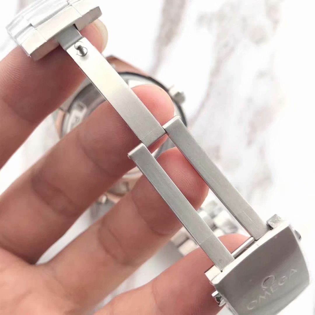 BF精品 海马600米系列自动机械男表搭载性能稳定的原版4针GMT8605机芯
