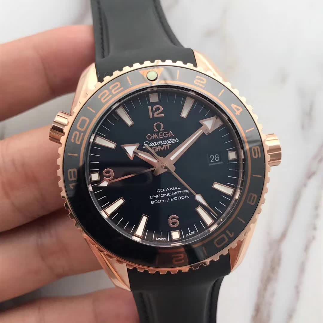 BF精品 海马600米系列自动机械男表搭载性能稳定的原版4针GMT8615机芯