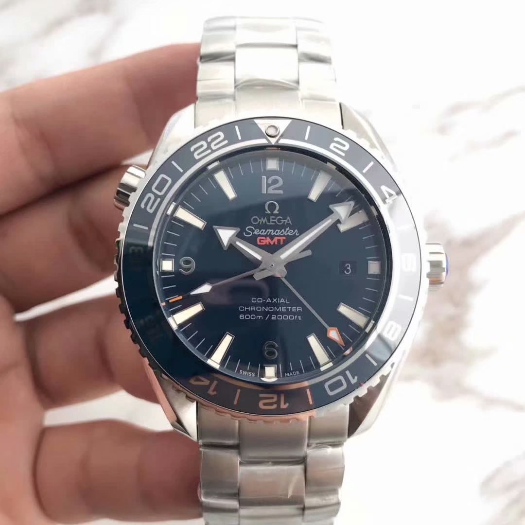 BF精品 海马600米系列自动机械男表搭载性能稳定的原版4针GMT8605机芯