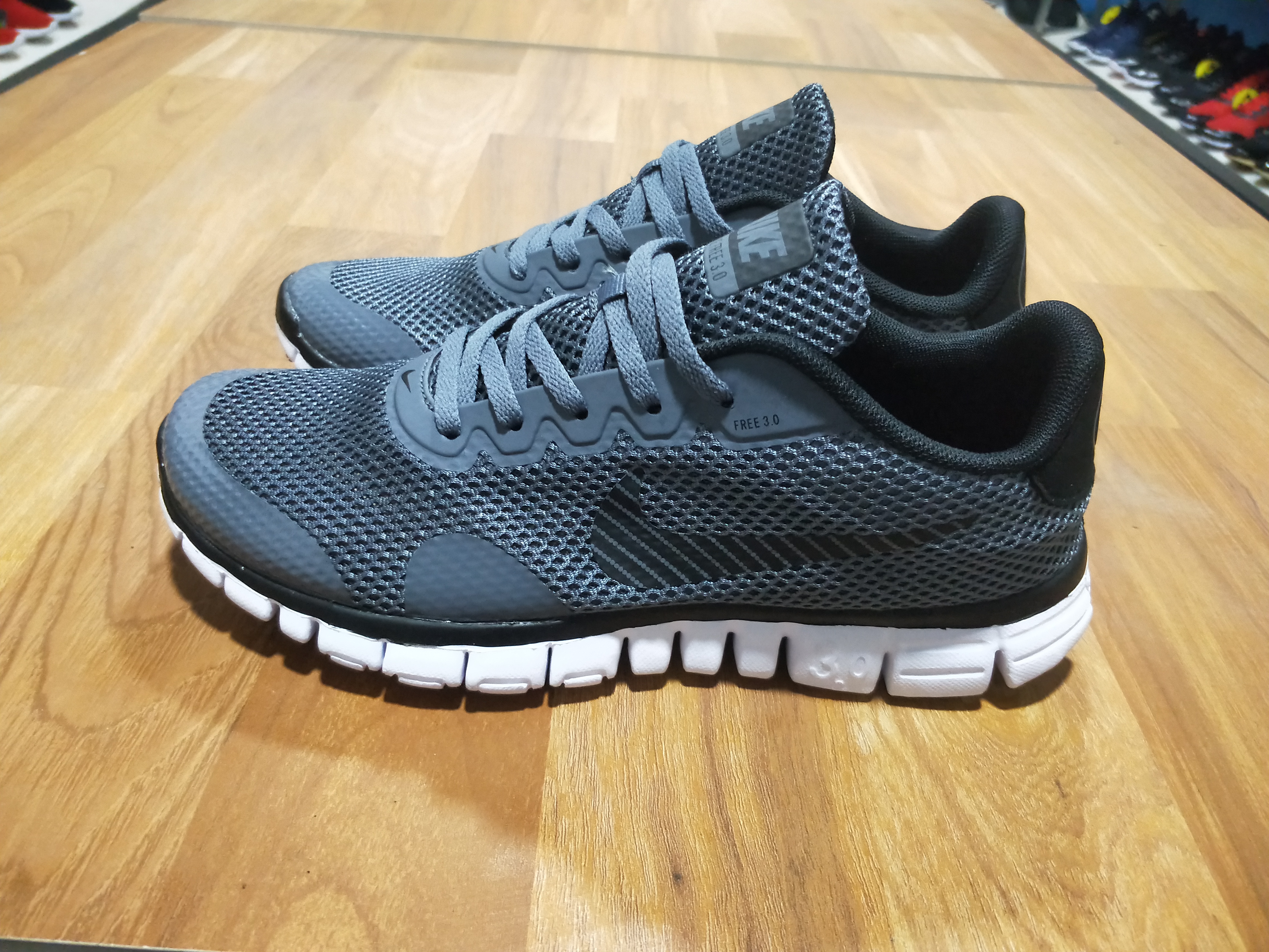 耐克赤足3.0 V2 碳灰 36-45 带半码 |