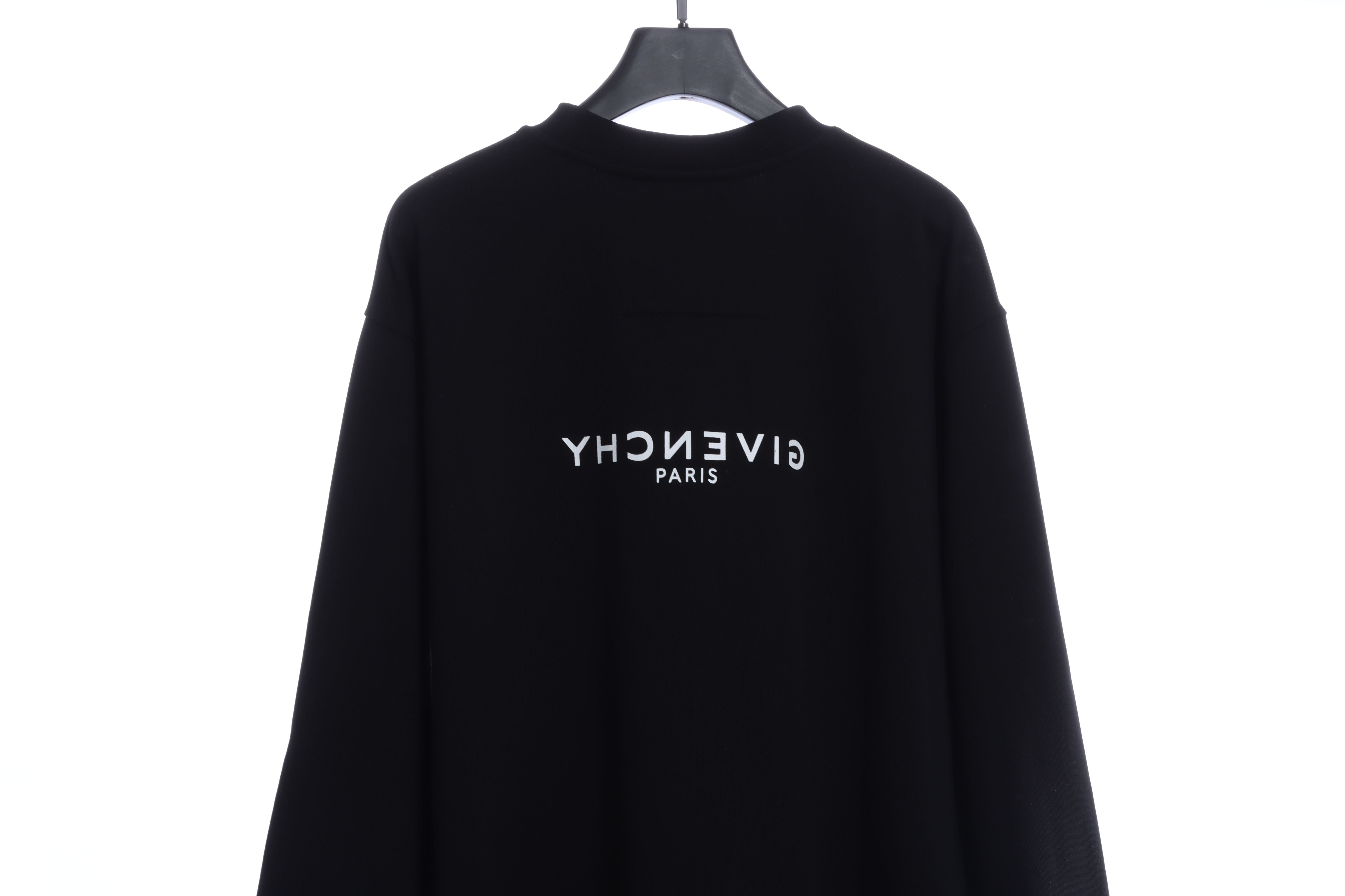 P290 Givenchy 22SS 反转字母圆领卫衣