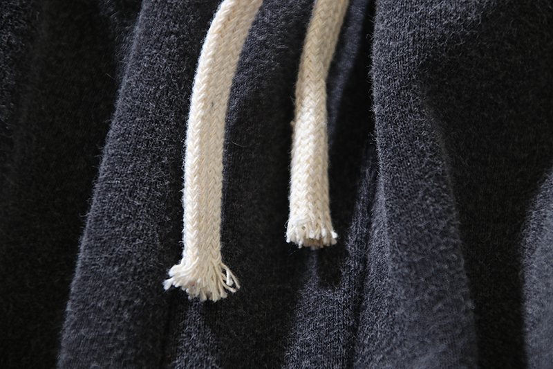 “C-Z 529, “Kanye’s Same Sports Shorts on High Street, Europe-United States of America” - 图片 4