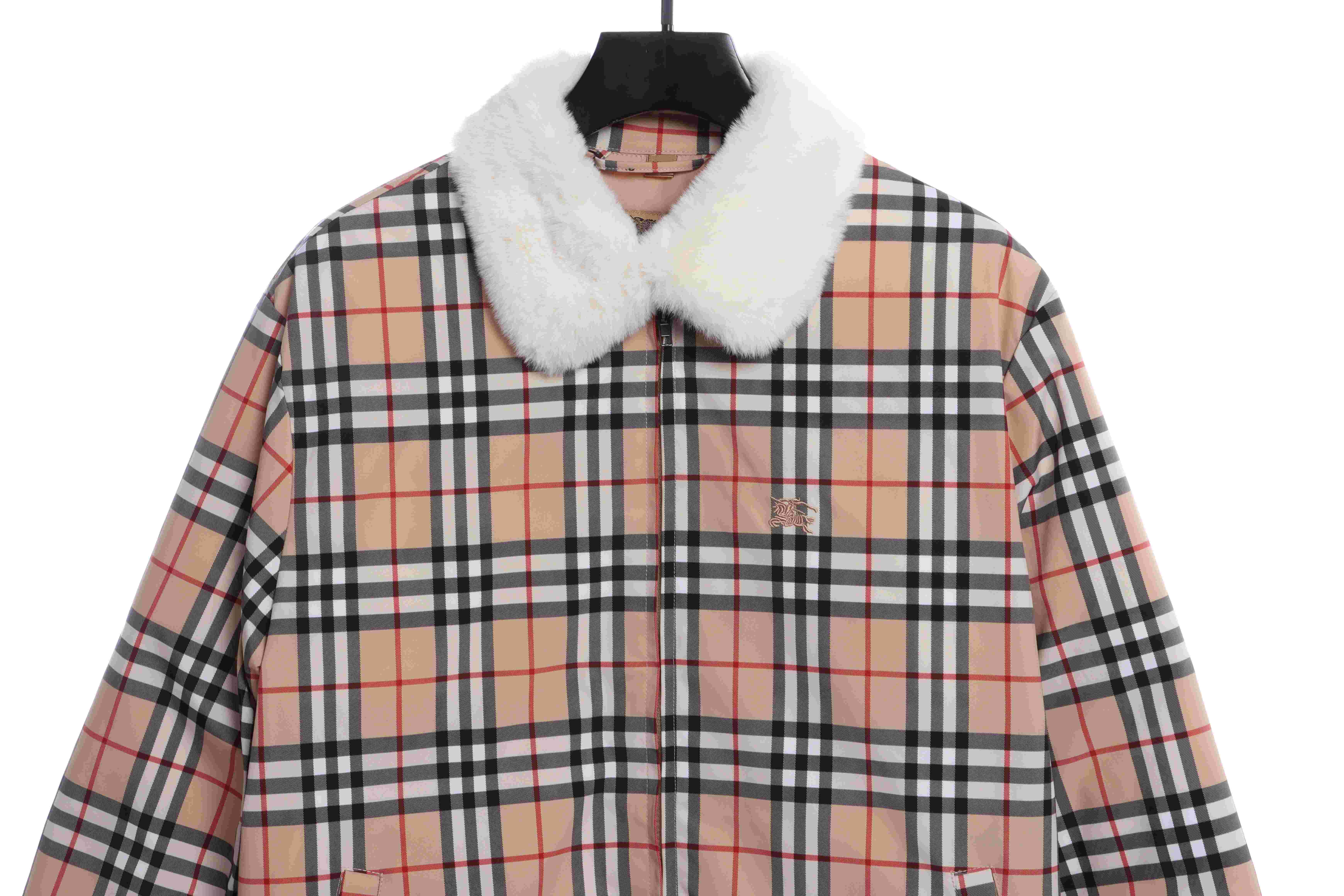 burberry×supreme联名毛领背后刺绣羽绒服 卡其色