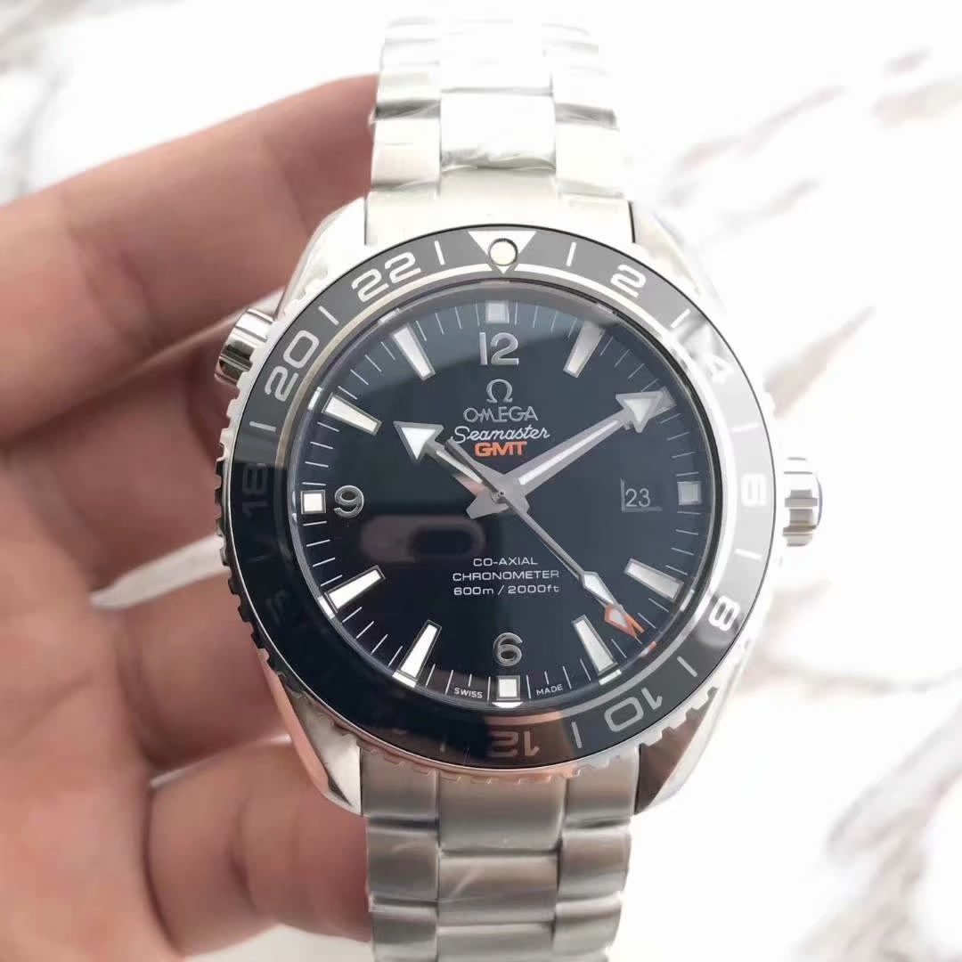BF精品 海马600米系列自动机械男表搭载性能稳定的原版4针GMT8605机芯