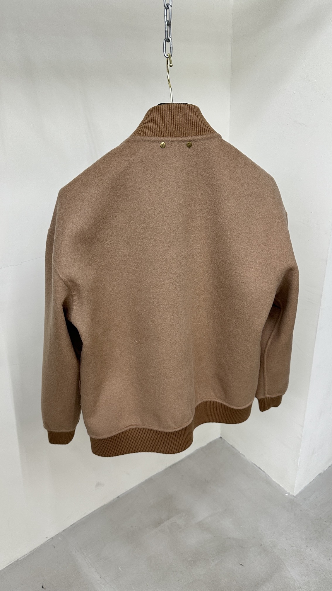 LV Reversible Wool Jacket: Lightweight, Warm, and Stylish - Limited Stock 3 i1698293508 3382 1