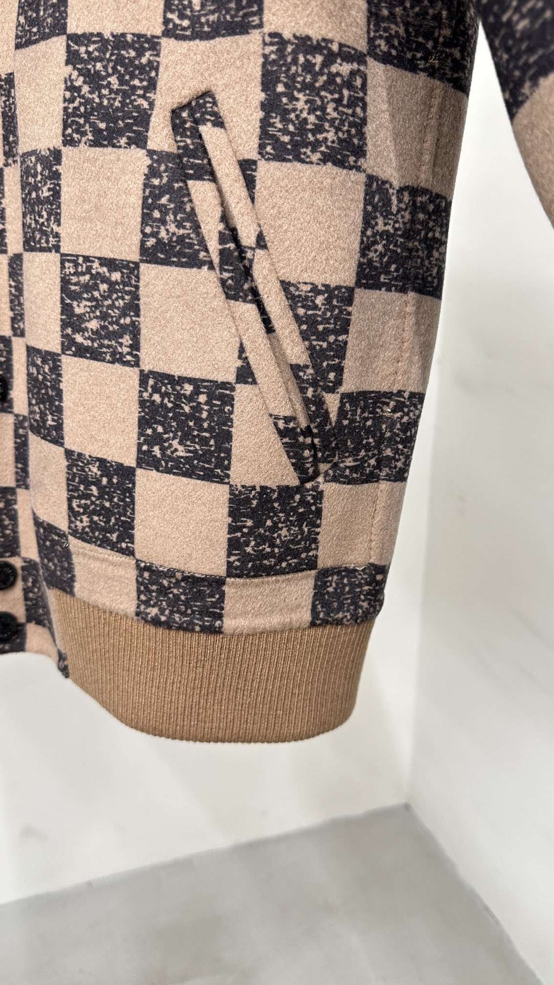 Reversible Wool Jacket with Checkered Ceramic Buttons 8 i1698293912 9373 6