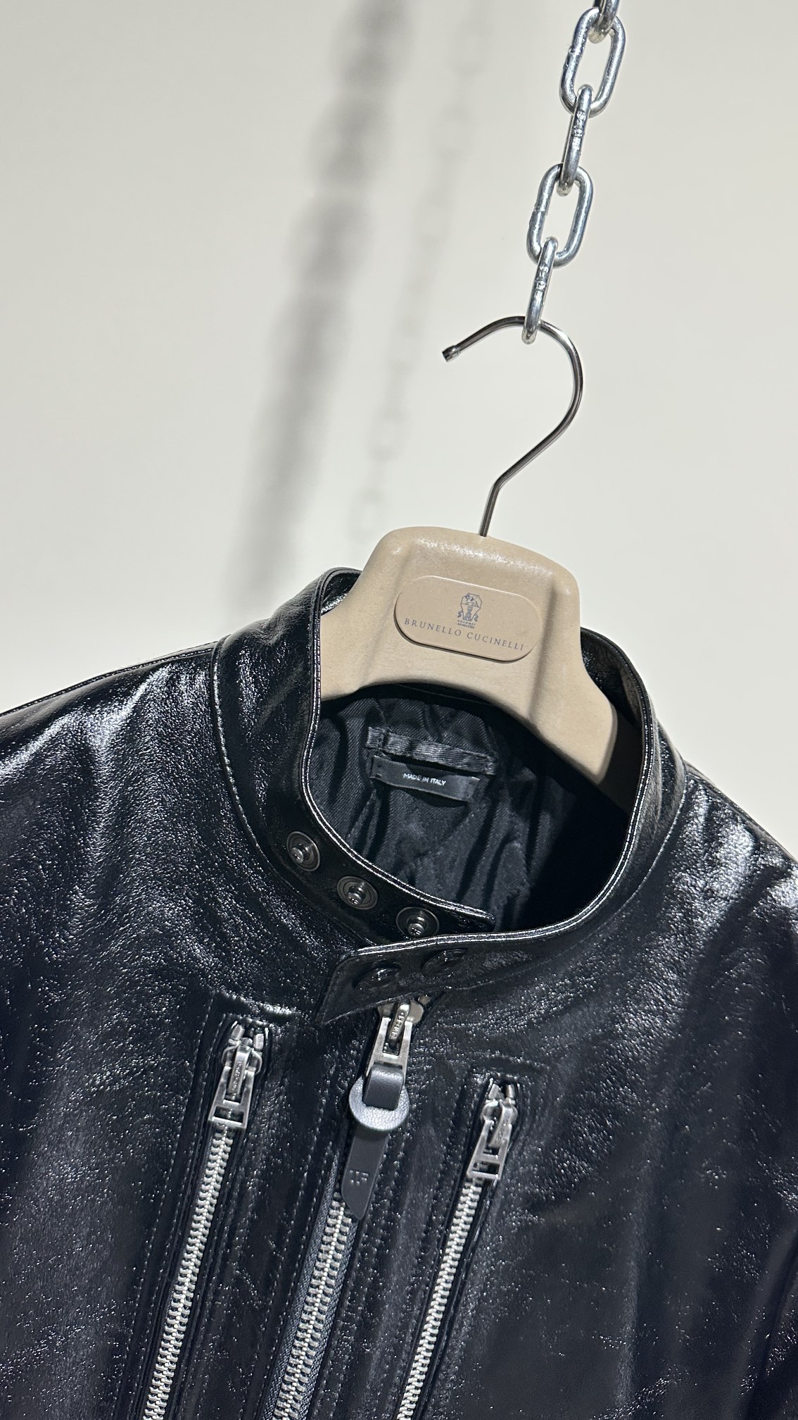 Tom Ford Leather Jacket: Oil Waxed, Crack Texture, Slim Fit, Windproof, Stylish 9 i1704768043 2050 11