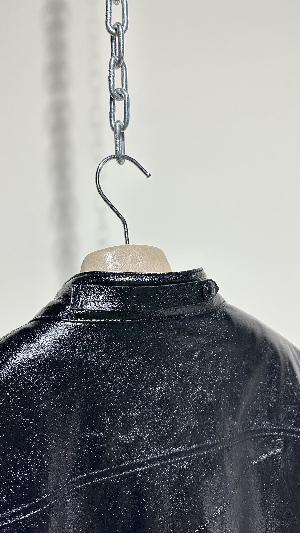 Tom Ford Leather Jacket: Oil Waxed, Crack Texture, Slim Fit, Windproof, Stylish 11 i1704768043 2279 10