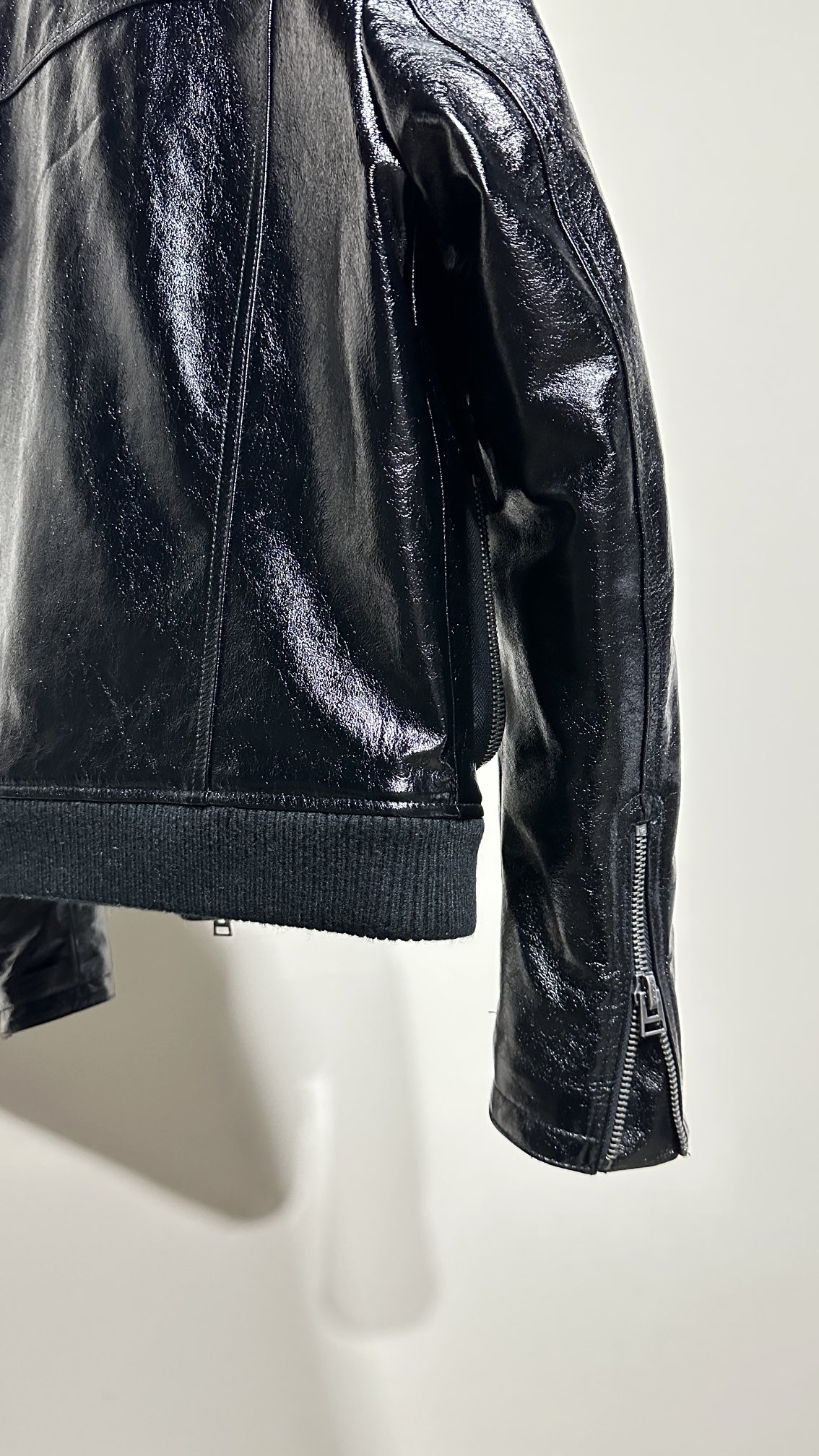 Tom Ford Leather Jacket: Oil Waxed, Crack Texture, Slim Fit, Windproof, Stylish 13 i1704768043 4059 0