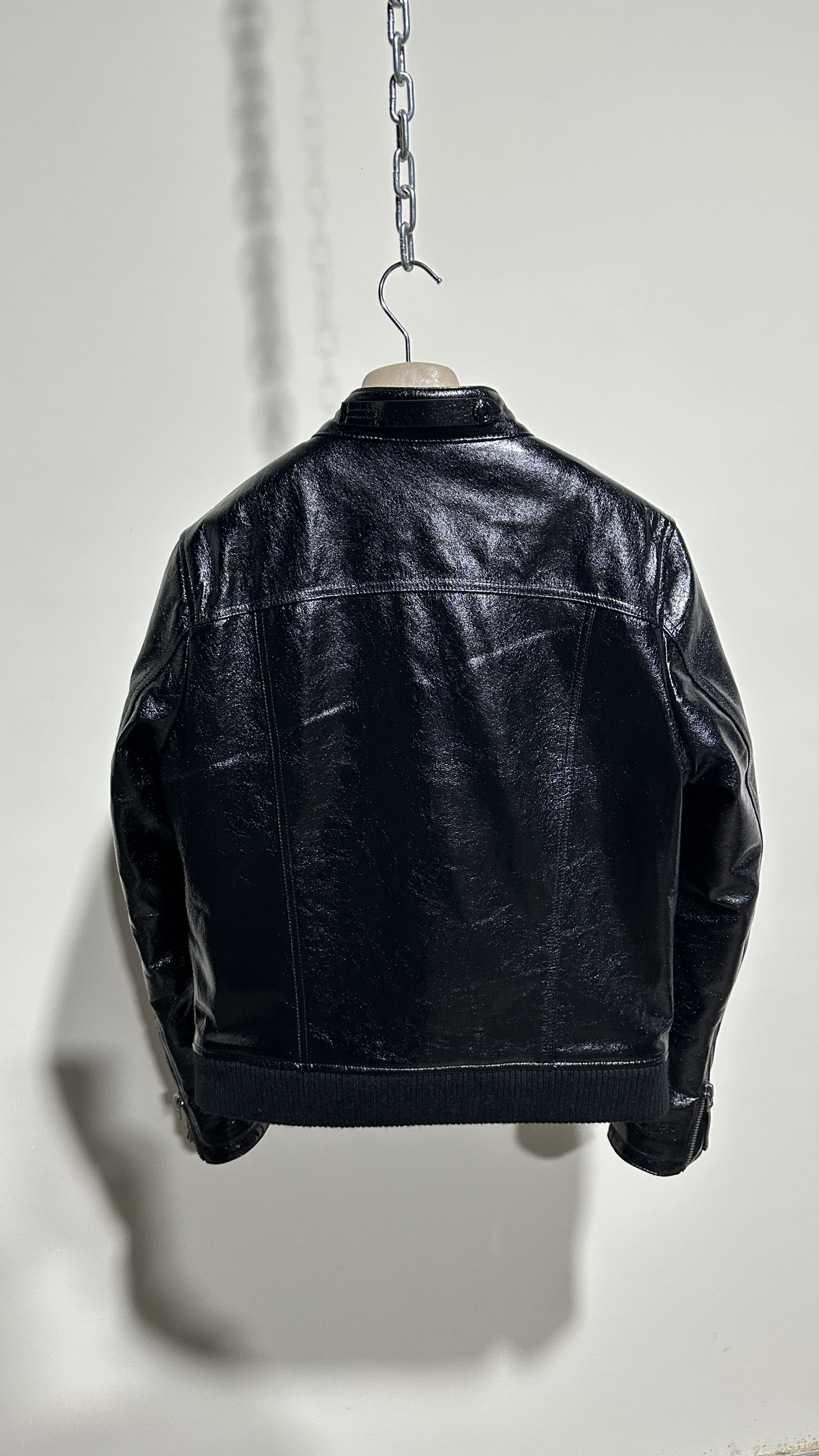 Tom Ford Leather Jacket: Oil Waxed, Crack Texture, Slim Fit, Windproof, Stylish 3 i1704768043 8501 3