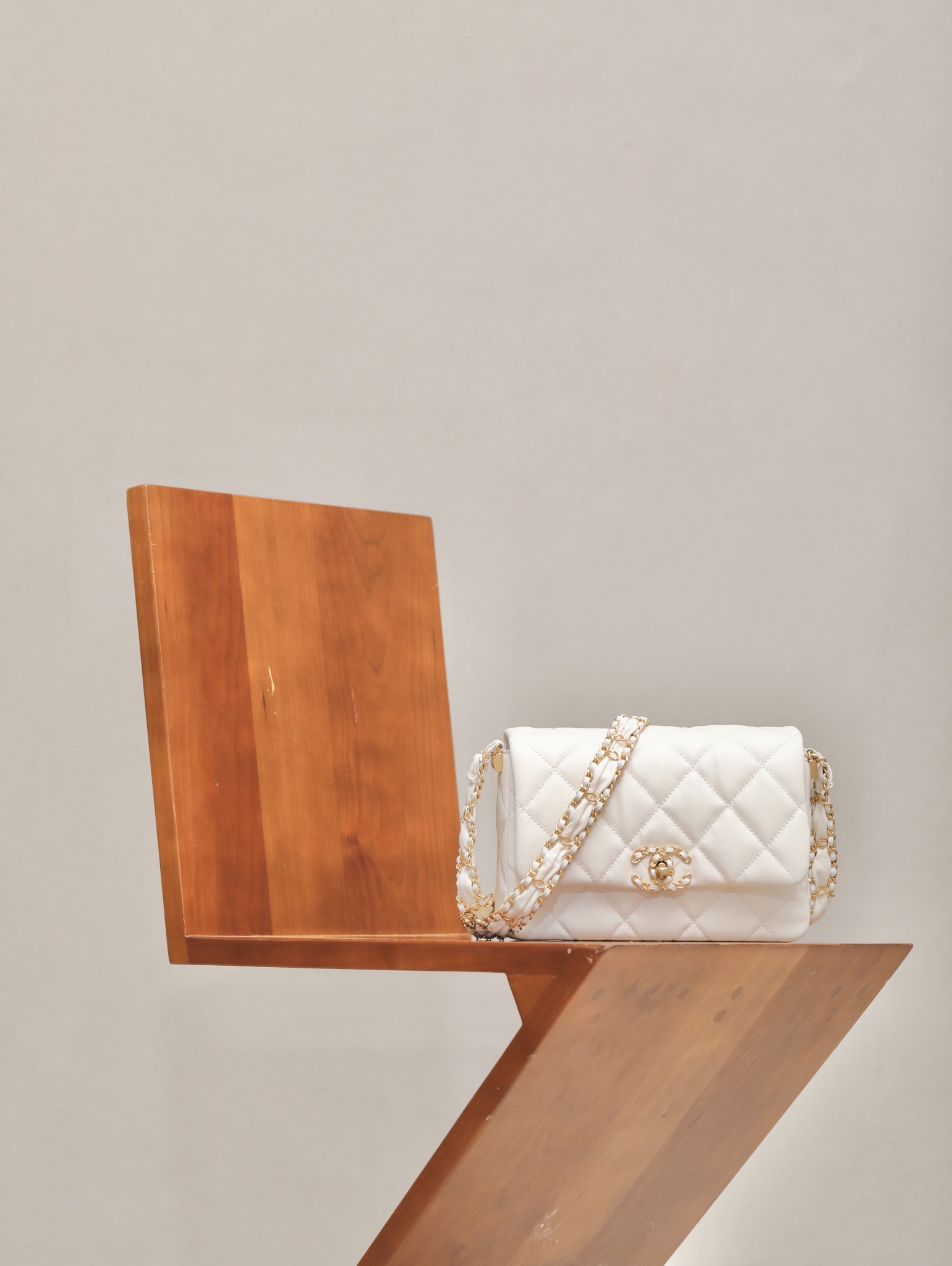 P1200 Comprado el producto original para desarrollo, nueva venta 👸𝗖𝗵𝗮𝗻𝗲𝟭 𝟮𝟯K (nuevo bolso 19 de cadena gruesa)…