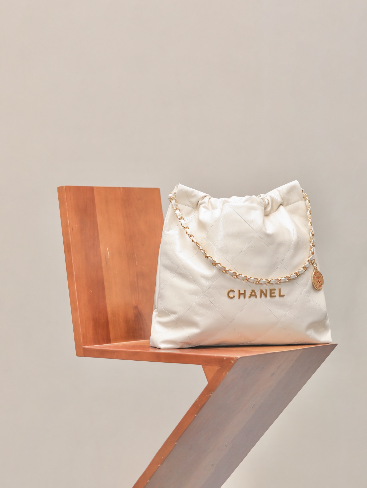 Chanel Medium Leather Bucket Bag with Chain and Coin Charm, White 3 i1724507248 9364 3