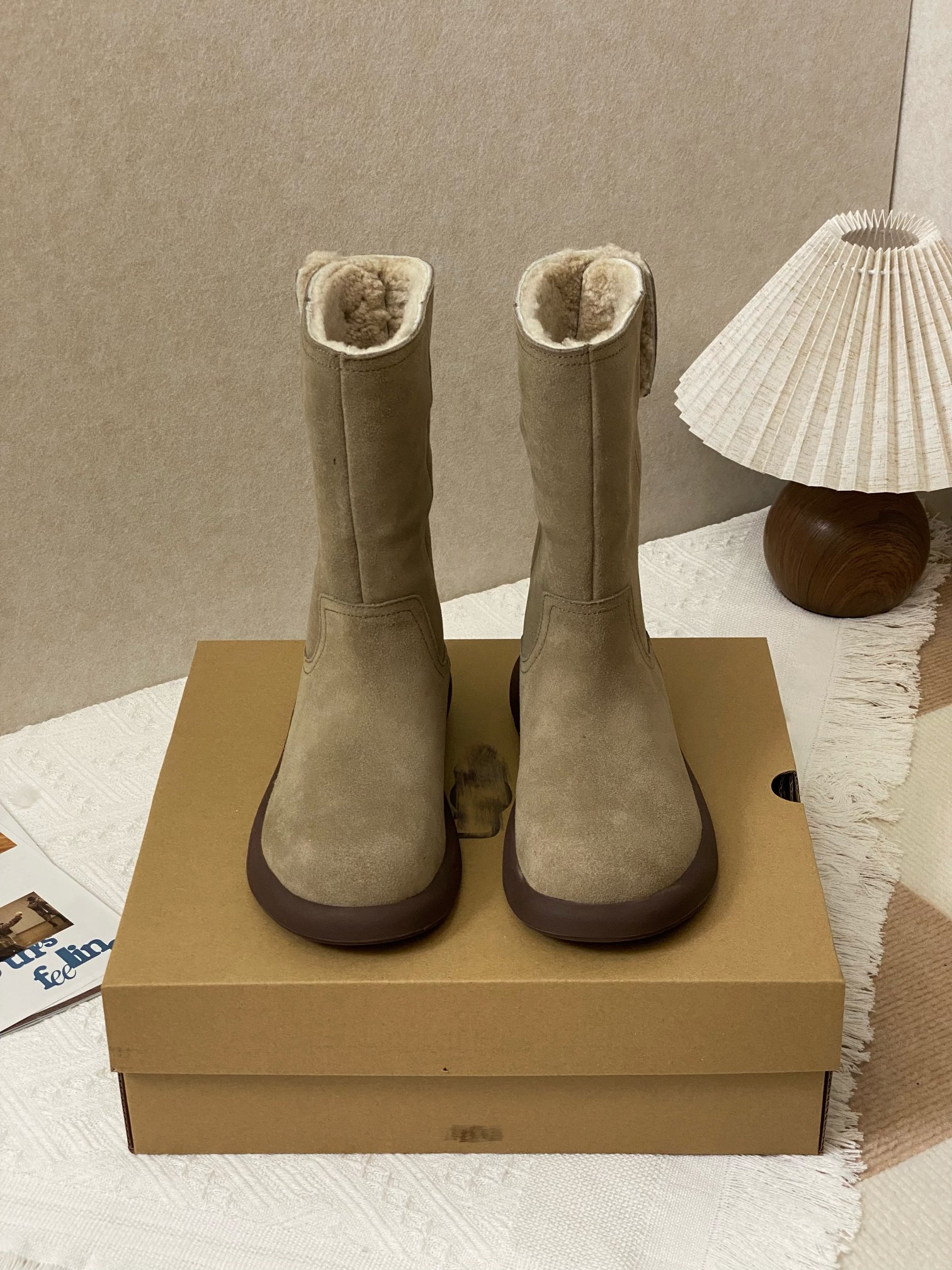 NO:560559,Snow boots, buttoned for reversible design!  Good news for lazy people·Chelsea Short boot shaft + loose collar Elastic band design, easy to put on and take off, fashionable shoe shape + three-dimensional sculpted sole, non-slip and wear-resistant performance, size 35~40, snow boots, boots19860909雪地靴 纽扣两穿设计！懒人福音·切尔西 短靴筒+宽松鞋口 松紧带设计 穿脱轻松超方便 时髦鞋型+立体雕刻鞋底 防滑耐磨性能拉满 码数35～40,雪地靴,boots,Women's Shoes