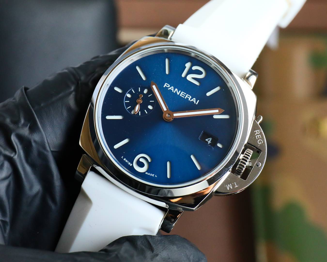 Peiner White Crustacean 1533: PANERAI Luminor Due Series Catalogue, 42mm. - 图片 3