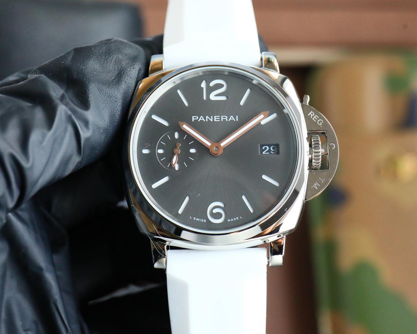 Peiner White Crustacean 1533 Watch: Elegant, Lightweight, and Thin Design for Men and Women - 图片 9