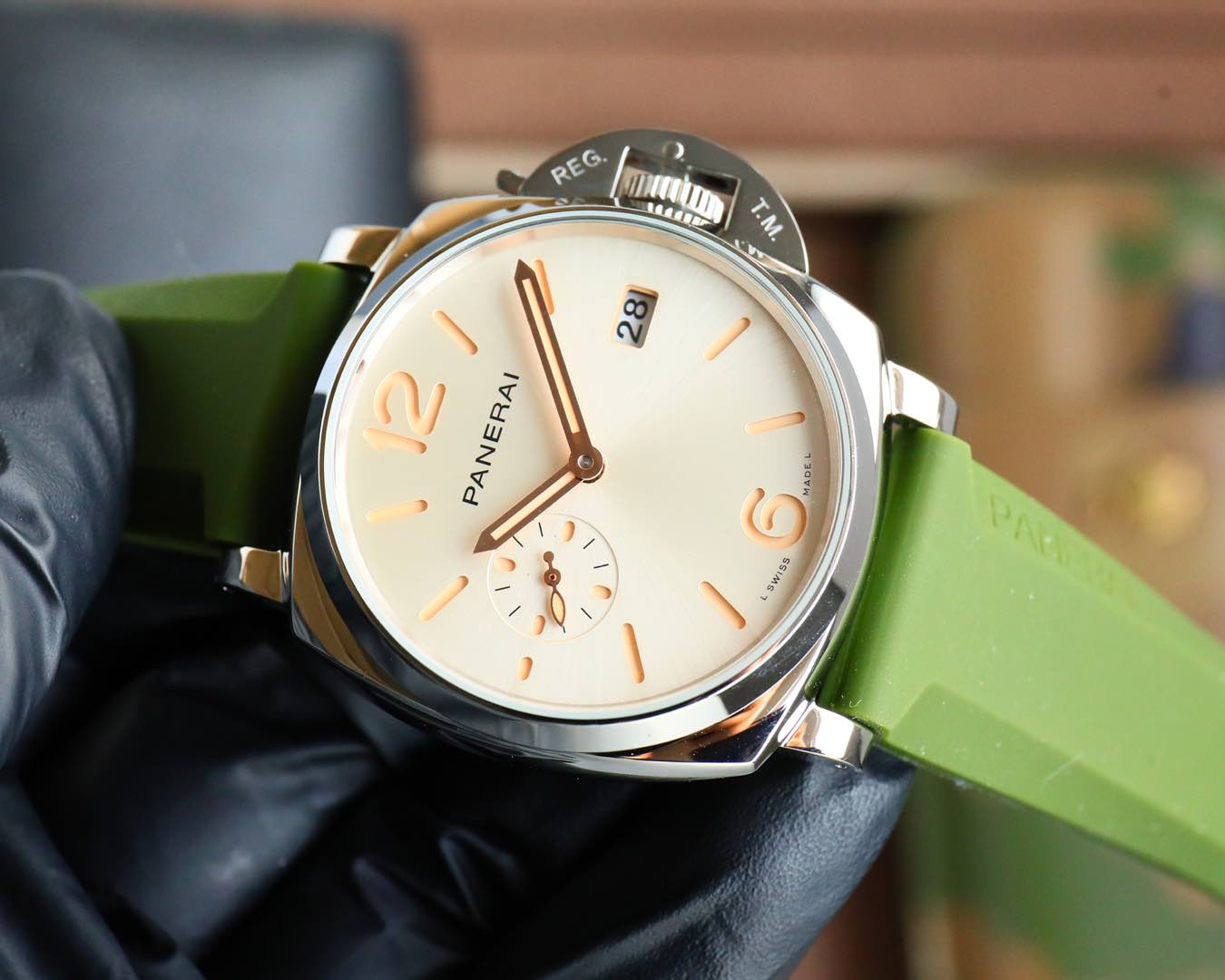 Peiner White Crustacean 1533 Watch: Elegant, Lightweight, and Thin Design for Men and Women - 图片 4