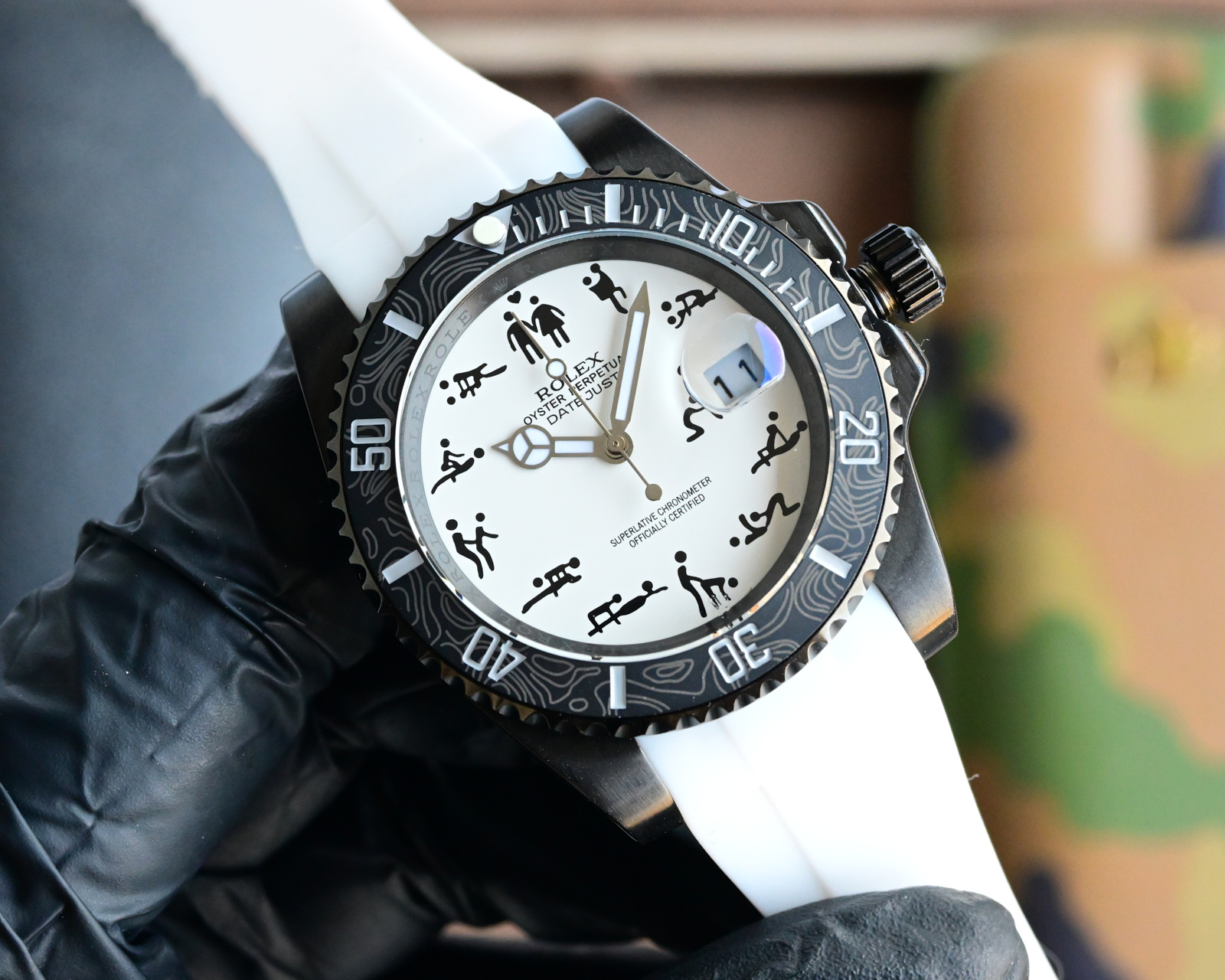 Rolex Submariner Style Watch with Erotic Art and Gemstone Bezel - 40mm 3 i1742666741171 2570 0 1