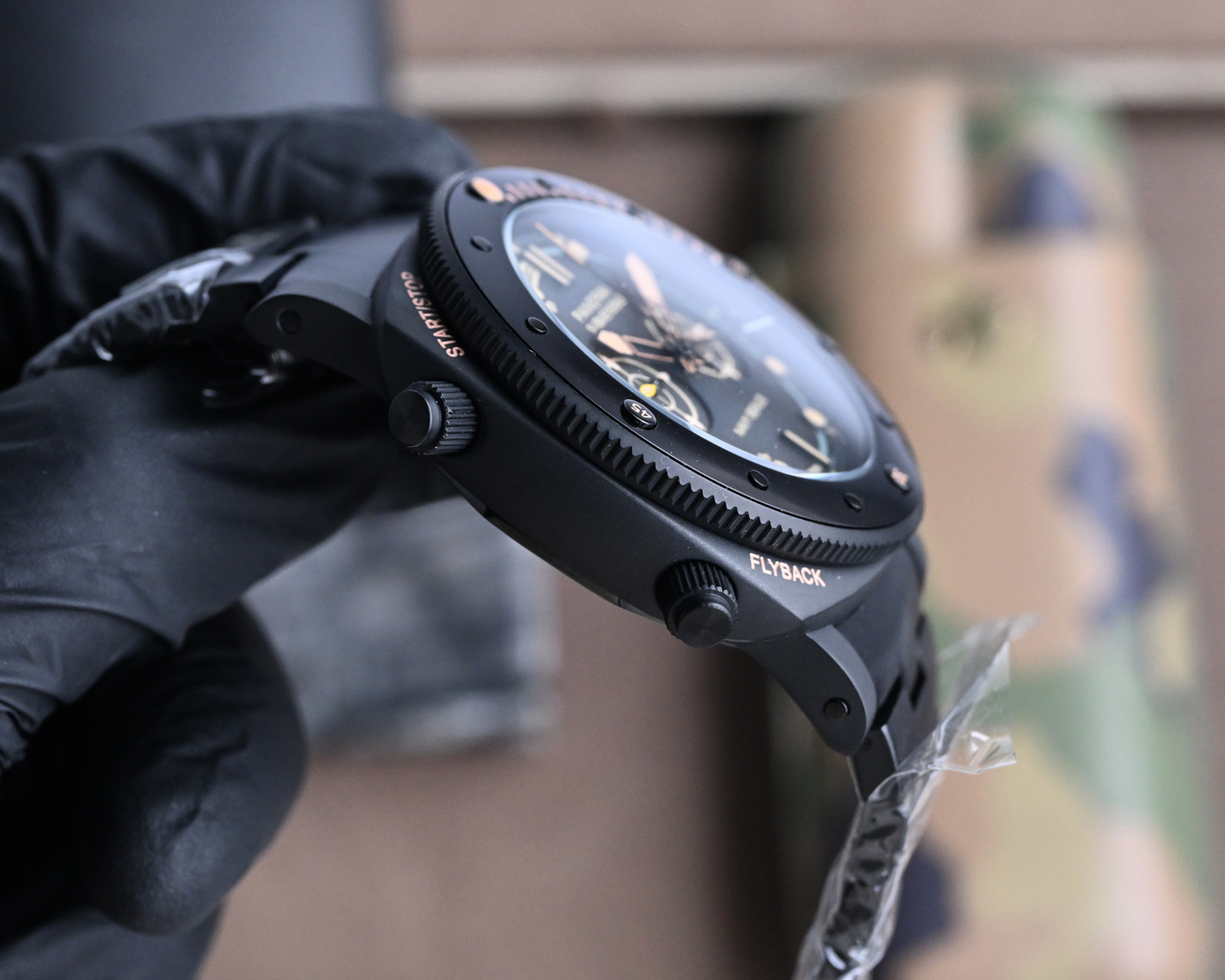 New SUBMERSIBLE BMG-TECCHTM Watch: Unique Design with High Resilience and Visibility - 图片 6