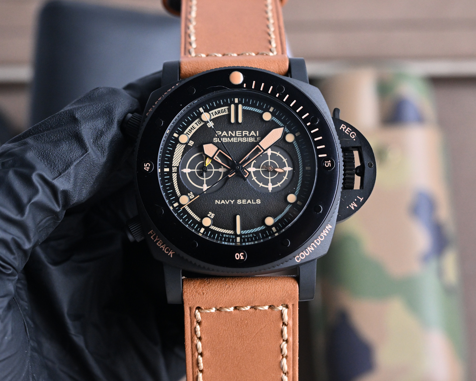 New SUBMERSIBLE BMG-TECCHTM Watch: Durable Material, Unique Design, Clear Visibility - 图片 5