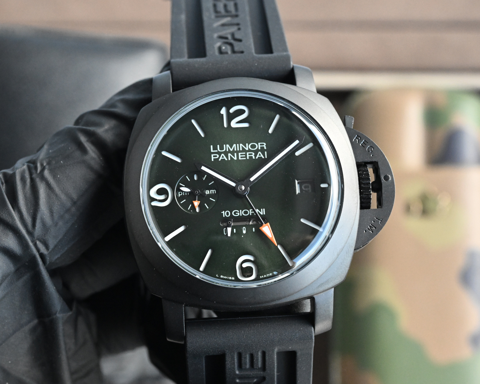 “New Black Leather 1955 V7-Peena Sea Watch: Italian Aesthetics and Innovative Features” - 图片 9