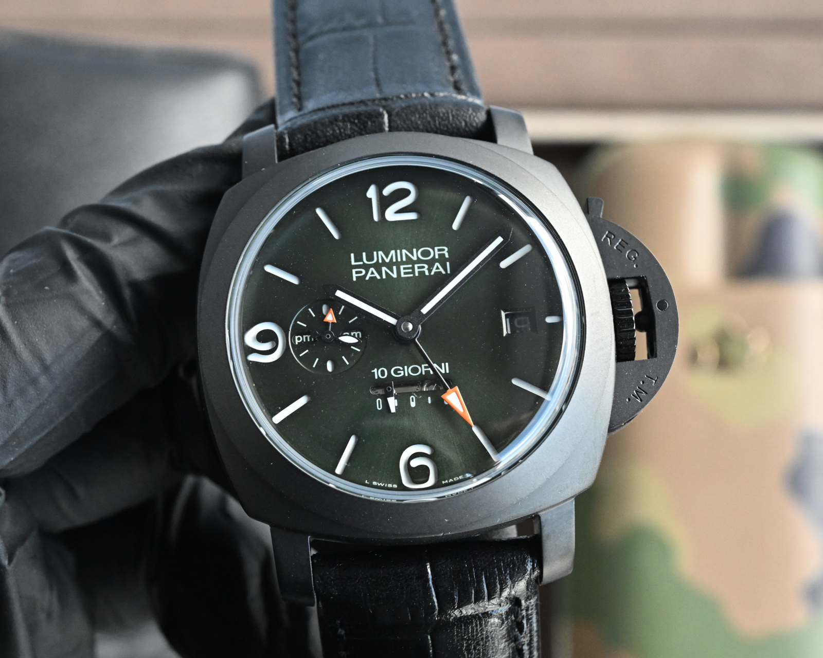 “New Black Leather 1955 V7-Peena Sea Watch: Italian Aesthetics and Innovative Features” - 图片 8