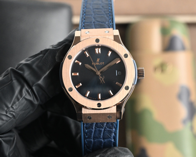 Hublot Classic Fusion 33mm Women's Watch - Rose Gold, Blue Alligator Leather 1 Hublot Classic Fusion 33mm Women's Watch - Rose Gold, Blue Alligator Leather