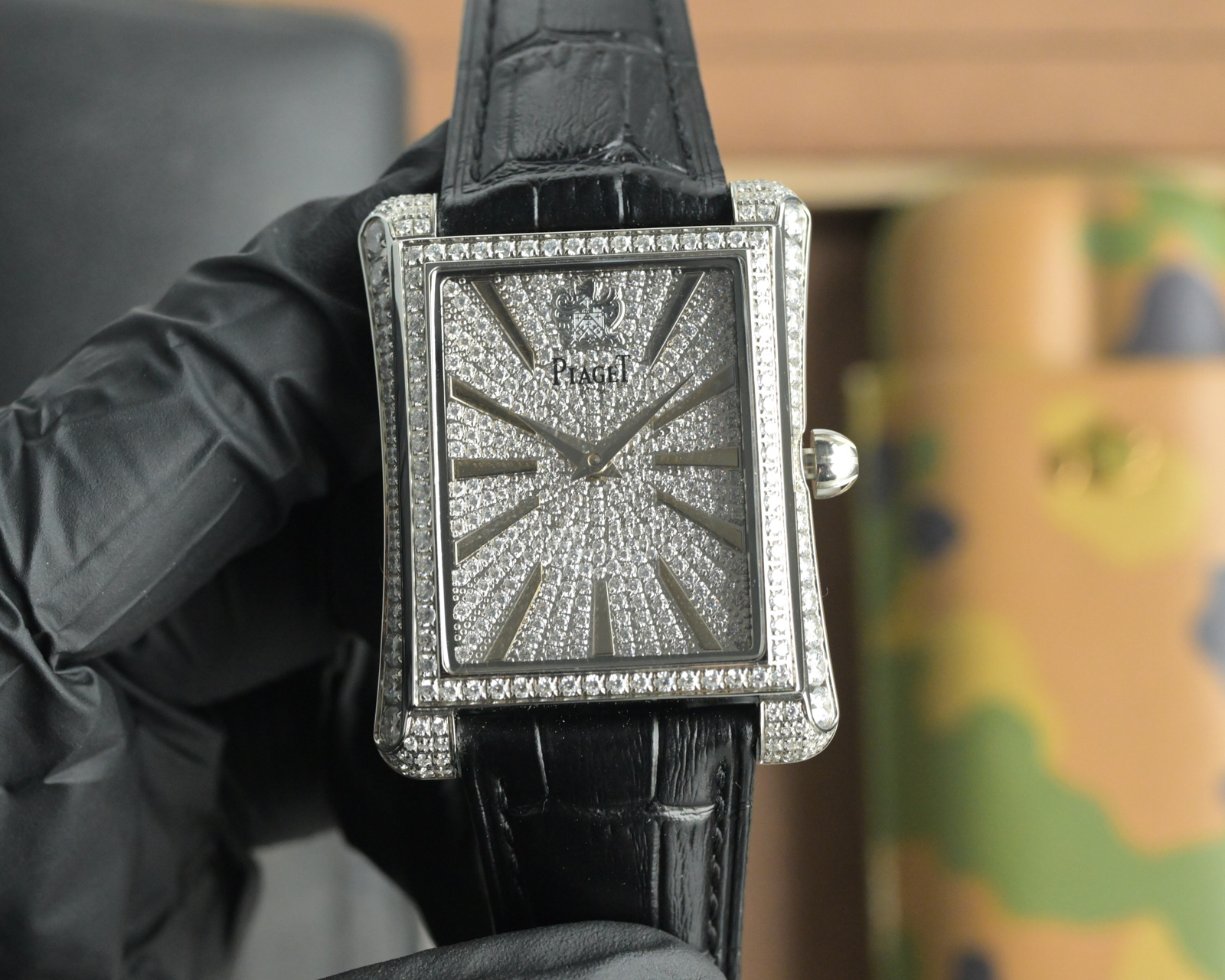 Luxurious Black-Tie GOA33075 and 76 Watch: High-End Design with Fine Details - 图片 9