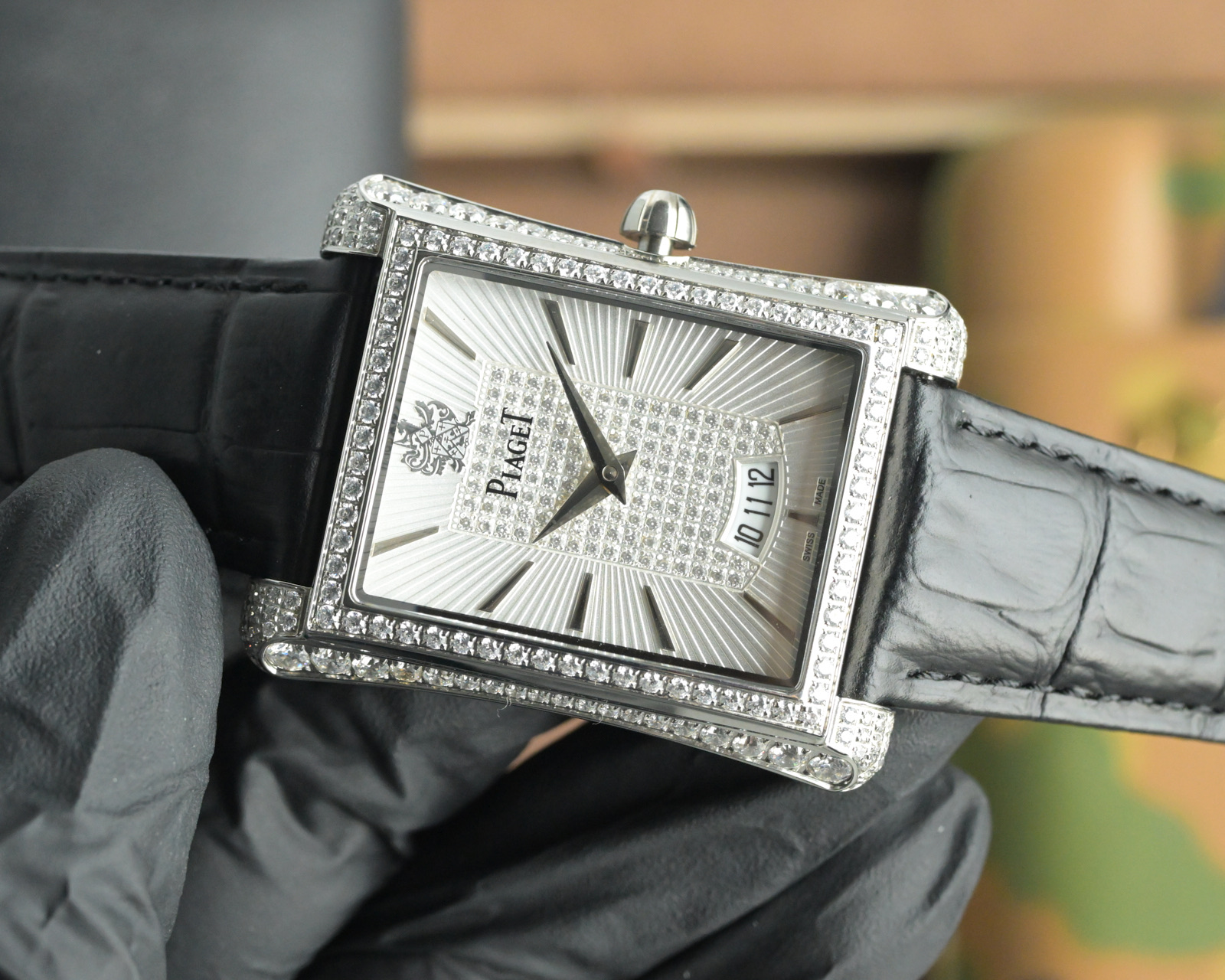 Luxurious Black-Tie GOA33075 and 76 Watch: High-End Design with Fine Details - 图片 4