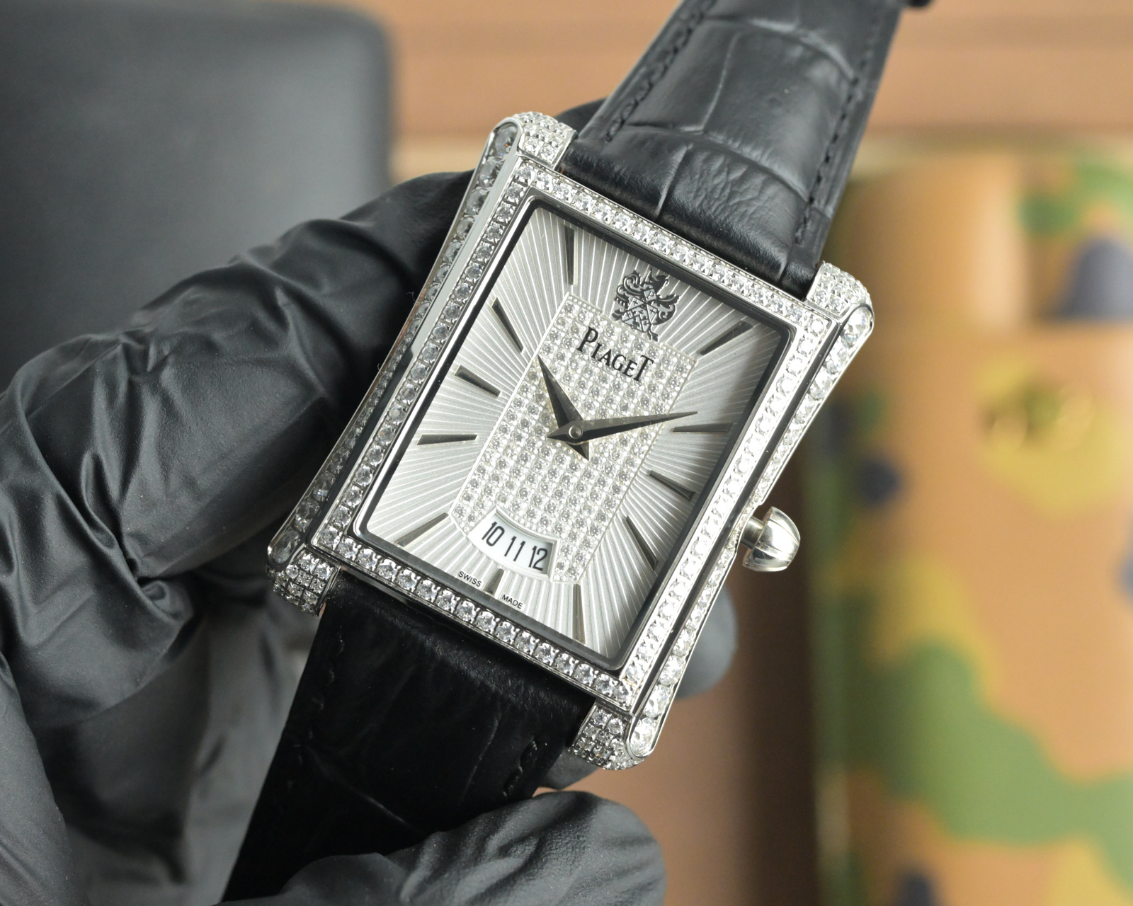 Luxurious Black-Tie GOA33075 and 76 Watch: High-End Design with Fine Details - 图片 3