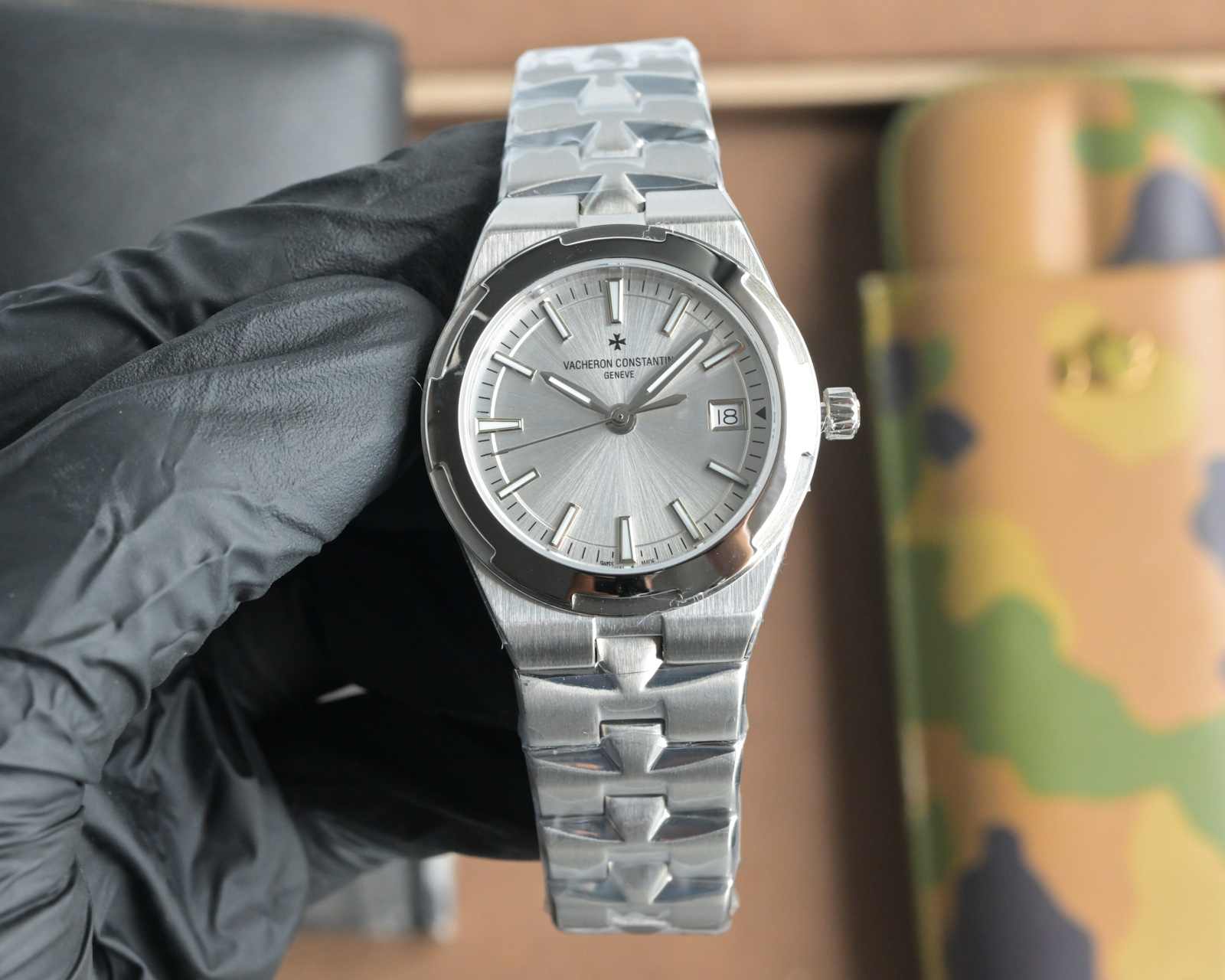 Elegant Stone Wristwatch with Swarovski Crystals and Swiss ETA Movement - 图片 5