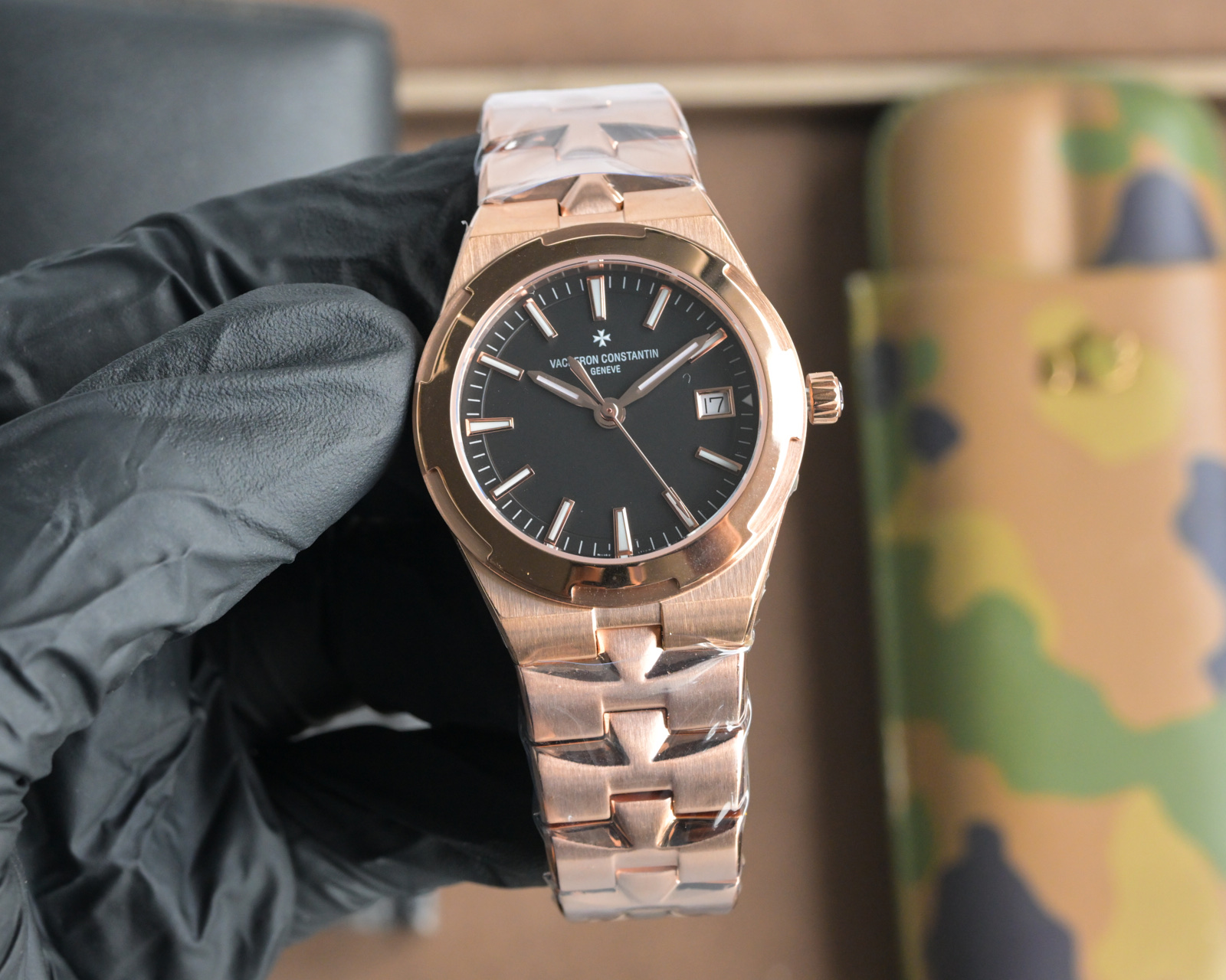 Elegant Stone Wristwatch with Swarovski Crystals and Swiss ETA Movement - 图片 4
