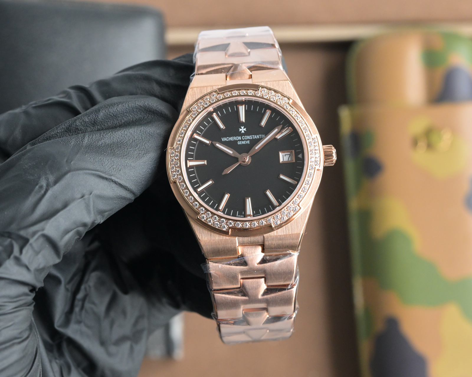 Elegant Stone Wristwatch with Swarovski Crystals and Swiss ETA Movement - 图片 9