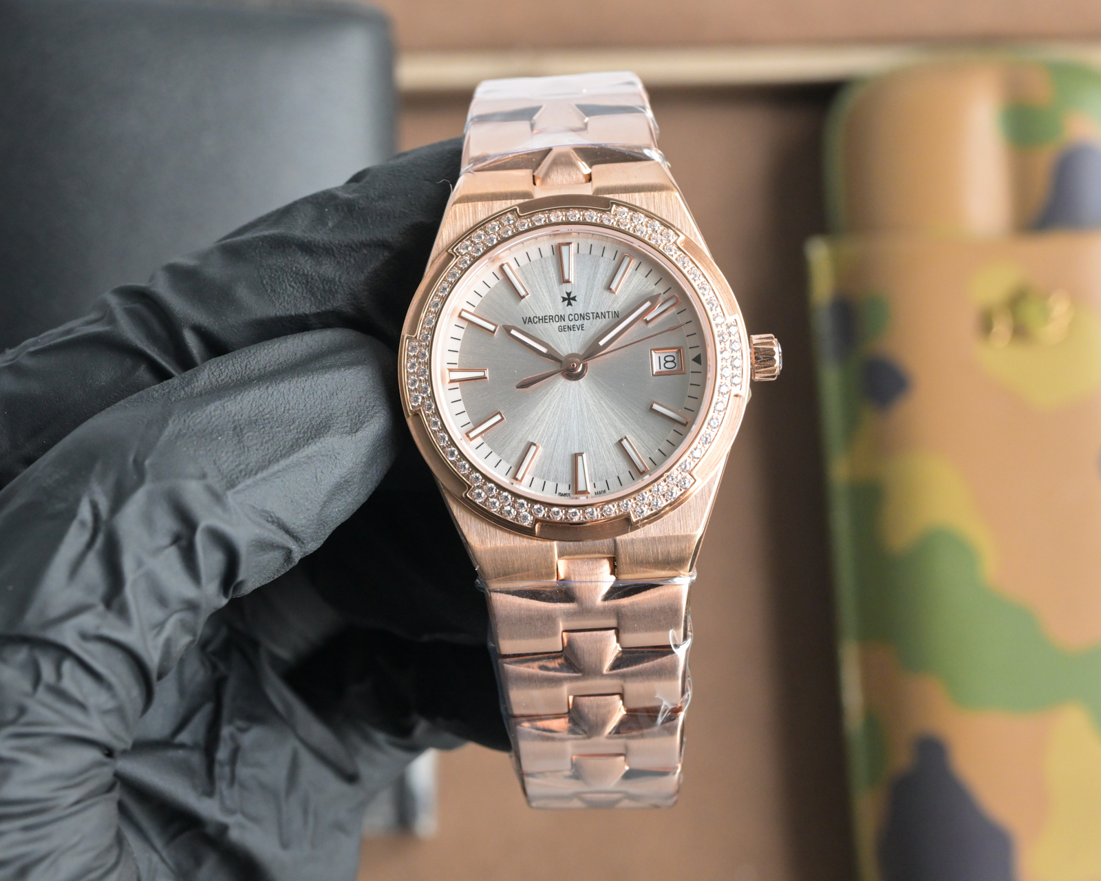 Elegant Stone Wristwatch with Swarovski Crystals and Swiss ETA Movement - 图片 8