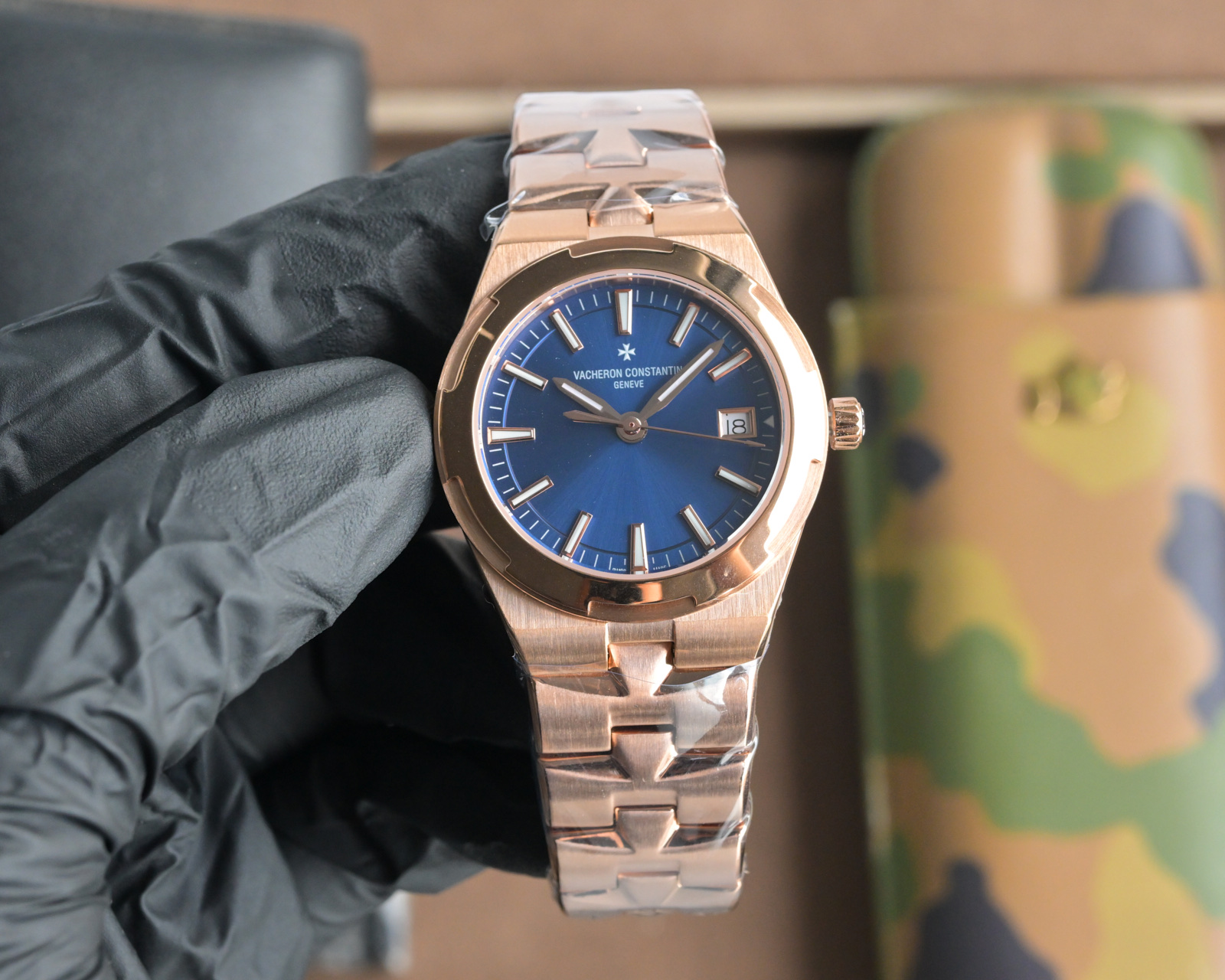 Elegant Stone Wristwatch with Swarovski Crystals and Swiss ETA Movement - 图片 3