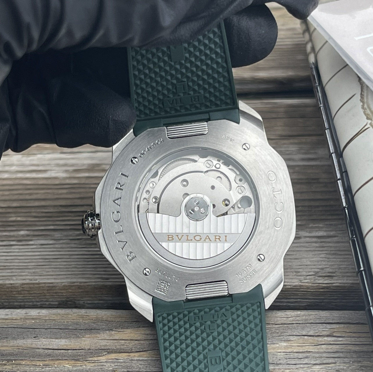 BVLGARI OCTO Series: Unique Octopus Design with Noble Accelerator in Steel and Rubber - 图片 6