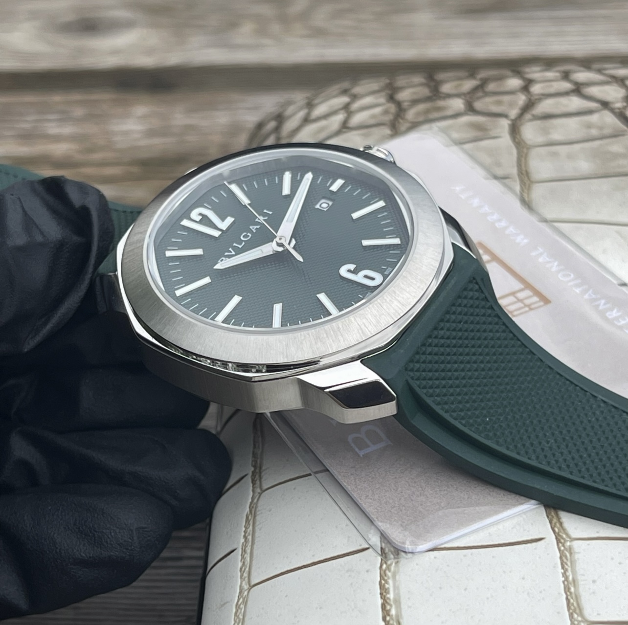 BVLGARI OCTO Series: Unique Octopus Design with Noble Accelerator in Steel and Rubber - 图片 5