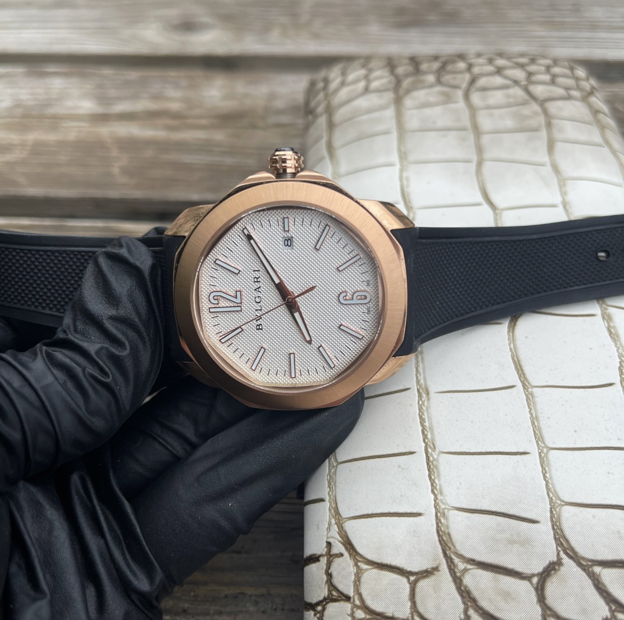 BVLGARI OCTO Series: Unique Octopus Design Watch with Noble Accelerator - 图片 3