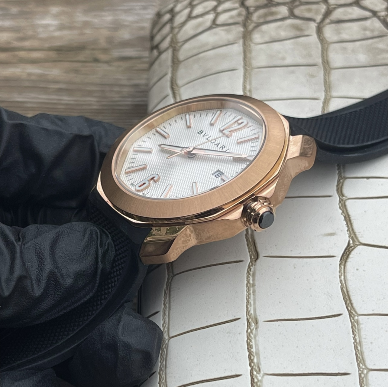 BVLGARI OCTO Series: Unique Octopus Design Watch with Noble Accelerator - 图片 4