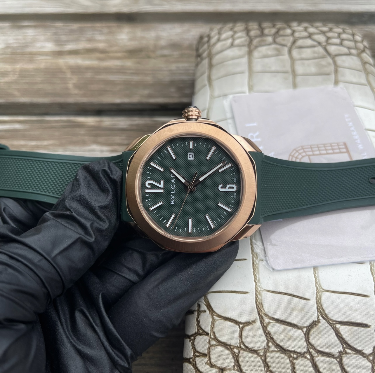 BVLGARI OCTO Series: New Japan Steel City Watch with Octopus Design - 图片 3